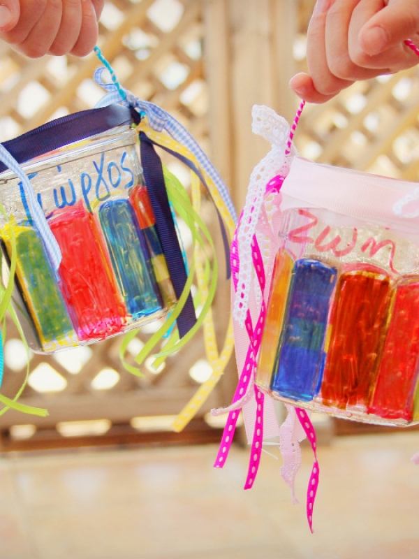 Φαναράκια για τον Επιτάφιο και την Ανάσταση