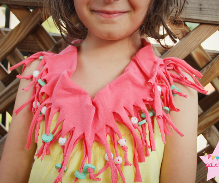 Φτιάξτε ένα φουλάρι από ένα παλιό μπλουζάκι + video