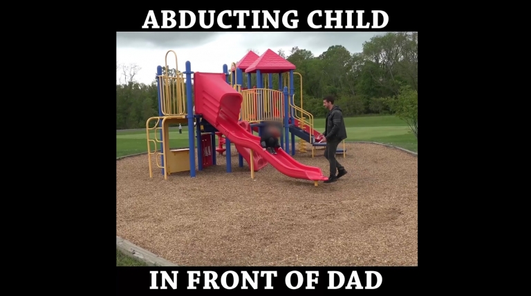 Video | Απαγωγή παιδιού μπροστά στα μάτια του πατέρα του!