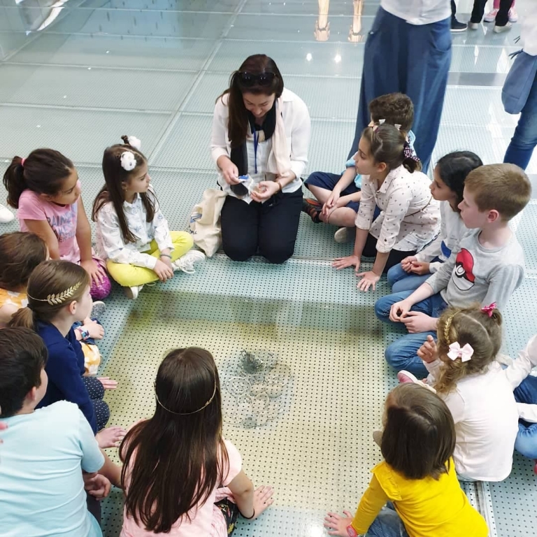 Πώς θα κάνουμε τα παιδιά μας να αγαπήσουν τα μουσεία;