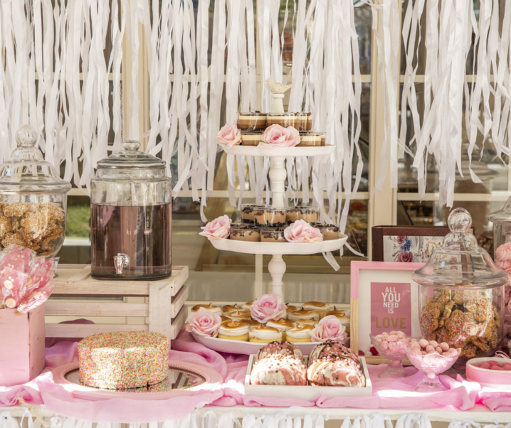 Μοναδικά Candy Bar και τα πιο νόστιμα γλυκά βάφτισης