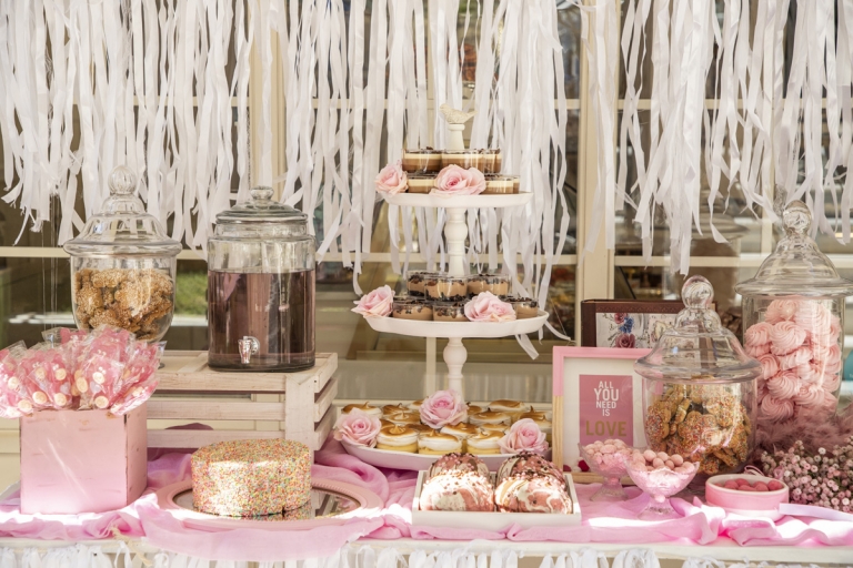 Μοναδικά Candy Bar και τα πιο νόστιμα γλυκά βάφτισης