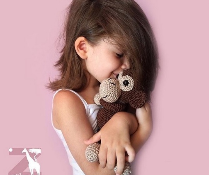 Ελληνίδα πλέκει τις πιο όμορφες χειροποίητες κούκλες