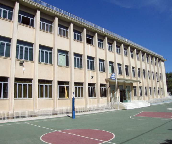 Πότε ξεκινάνε τα σχολεία. Τι ώρα θα χτυπάει το κουδούνι