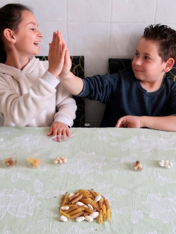 #μένουμε_σπίτι και παίζουμε με ποτήρια – video