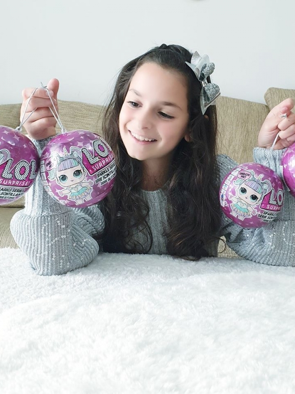 Unboxing στη νέα σούπερ γκλιτεράτη σειρά L.O.L Surprise Sparkle
