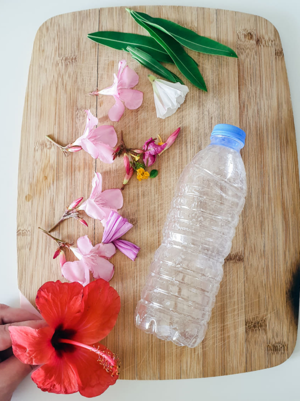 Αισθητηριακό παιχνίδι – Φτιάξαμε ένα ανοιξιάτικο μπουκάλι