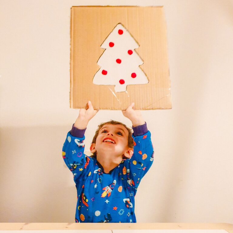 3 εύκολα χριστουγεννιάτικα παιχνίδια για πολύ μικρά παιδιά