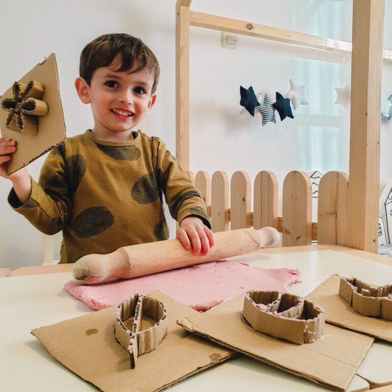 Φτιάξαμε πασχαλινές σφραγίδες για πλαστελίνη