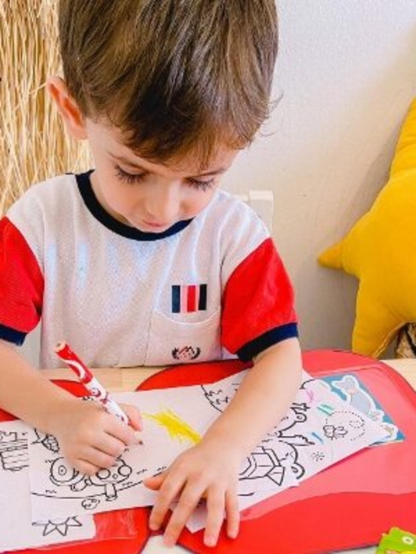 Από ποια ηλικία αρχίζουν τα παιδιά και ζωγραφίζουν;