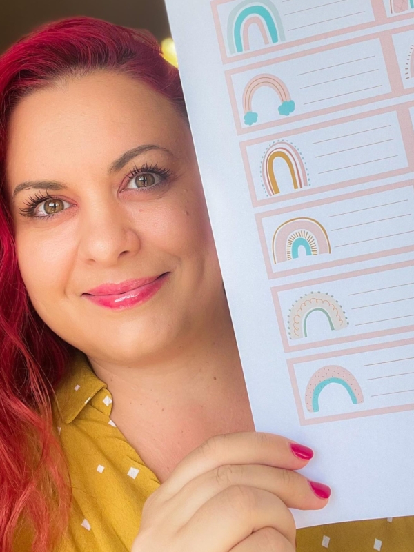 Σχολικές ετικέτες με θέμα ουράνιο τόξο και διάστημα – Δωρεάν εκτυπώσιμο