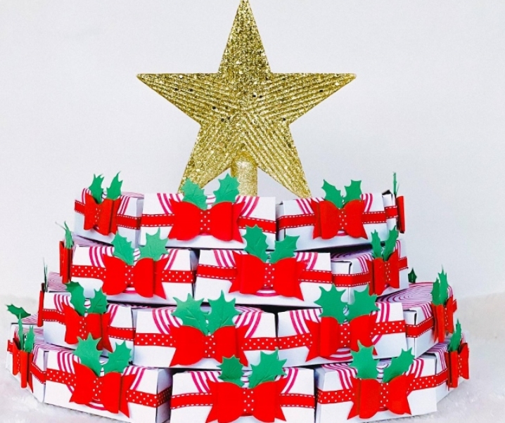 Φτιάξτε μια χριστουγεννιάτικη τούρτα από χαρτί
