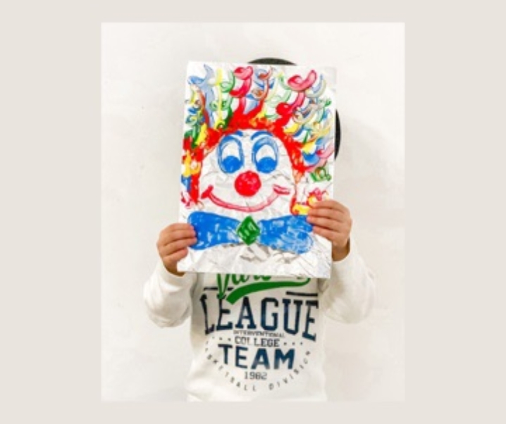 Ζωγραφίσαμε έναν κλόουν σε αλουμινόχαρτο